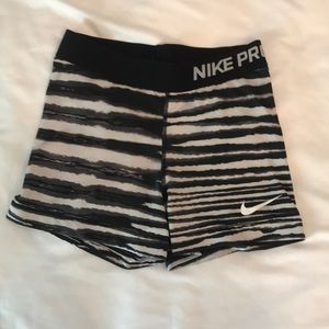 🌟Nike Pro Dri-Fit Striped Spandex